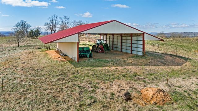17999 Blue Springs Road, Fayetteville, AR 72703