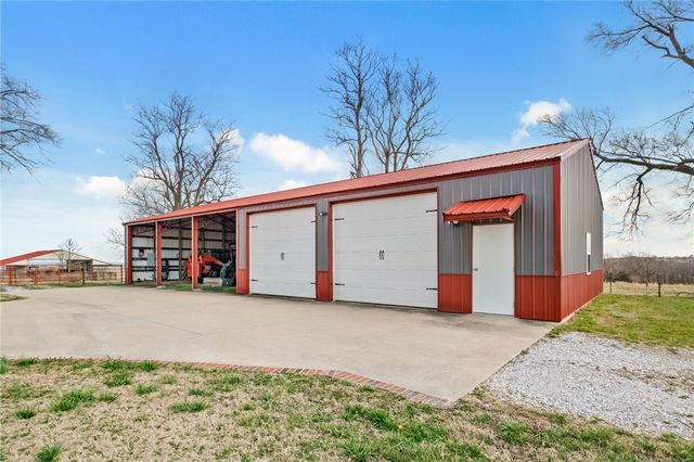 17999 Blue Springs Road, Fayetteville, AR 72703