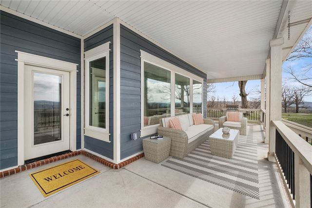 17999 Blue Springs Road, Fayetteville, AR 72703