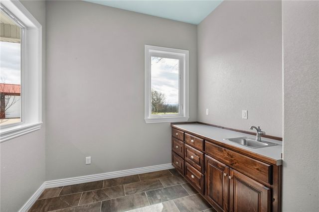 17999 Blue Springs Road, Fayetteville, AR 72703