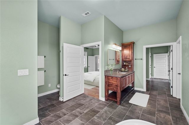 17999 Blue Springs Road, Fayetteville, AR 72703