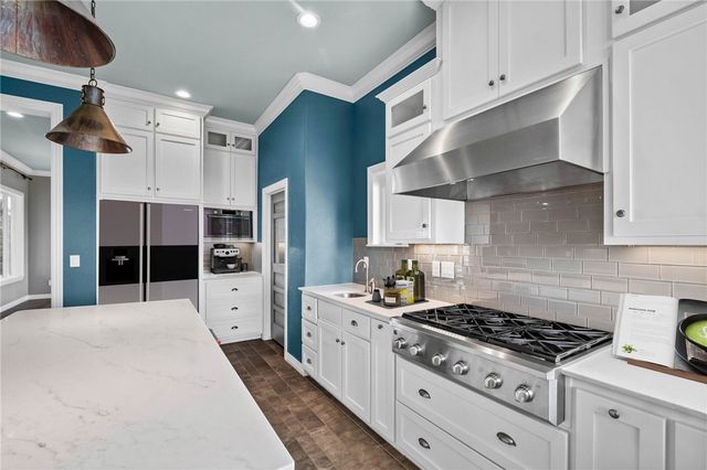 17999 Blue Springs Road, Fayetteville, AR 72703