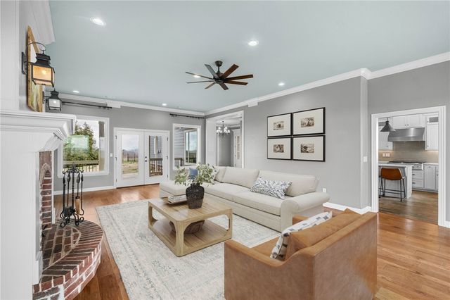 17999 Blue Springs Road, Fayetteville, AR 72703