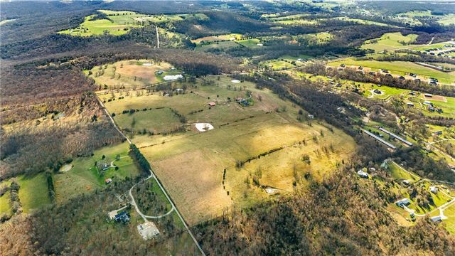 17999 Blue Springs Road, Fayetteville, AR 72703