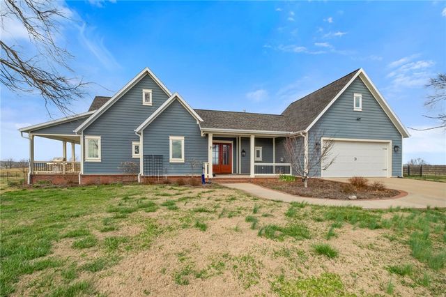 17999 Blue Springs Road, Fayetteville, AR 72703