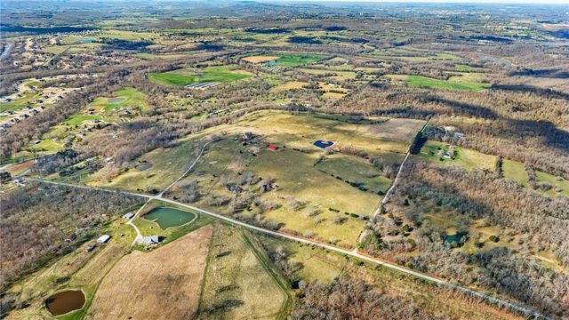 17999 Blue Springs Road, Fayetteville, AR 72703