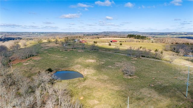 17999 Blue Springs Road, Fayetteville, AR 72703