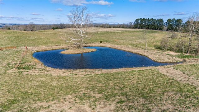 17999 Blue Springs Road, Fayetteville, AR 72703