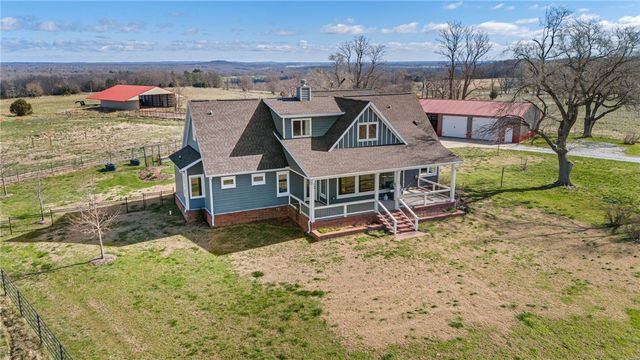 17999 Blue Springs Road, Fayetteville, AR 72703