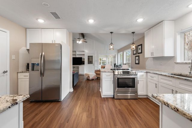 2907 Broadmoor Drive, Bryan, TX 77802