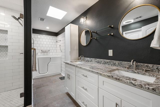 2907 Broadmoor Drive, Bryan, TX 77802