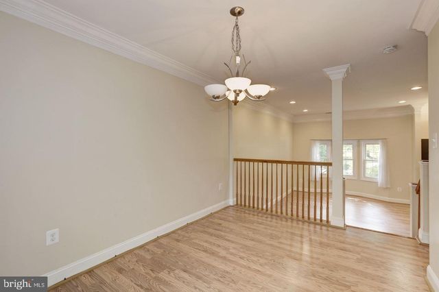 9816 OAKDALE WOODS CT, Vienna, VA 22181