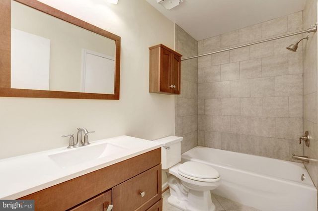 9816 OAKDALE WOODS CT, Vienna, VA 22181