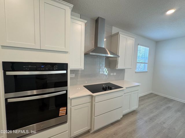 3690 AMERICANA Drive, Green Cove Springs, FL 32043