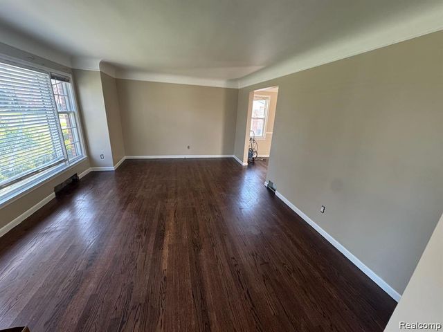 18259 Spring Court S, Fraser, MI 48026
