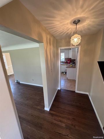18259 Spring Court S, Fraser, MI 48026