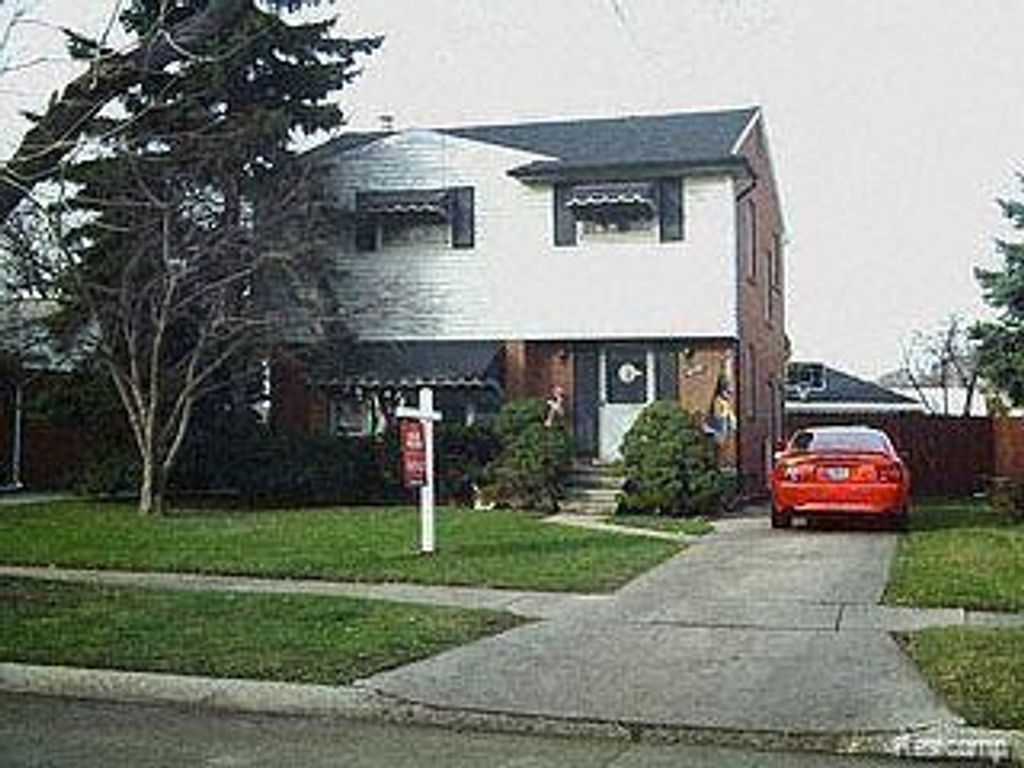 18259 Spring Court S, Fraser, MI 48026