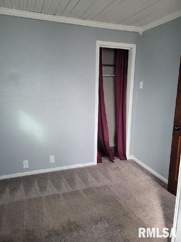 709 E COX Avenue, Peoria Heights, IL 61616