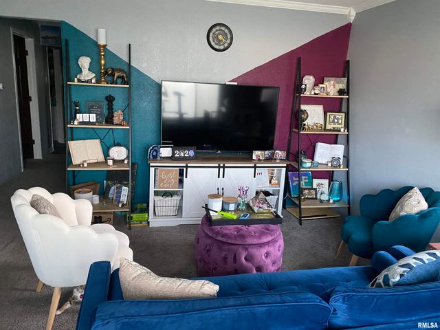 709 E COX Avenue, Peoria Heights, IL 61616