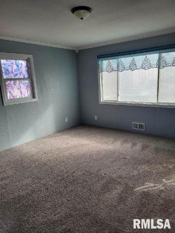 709 E COX Avenue, Peoria Heights, IL 61616