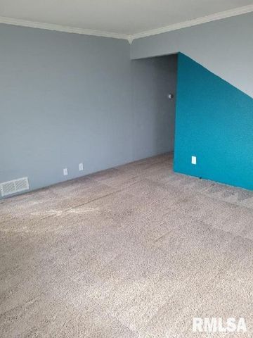 709 E COX Avenue, Peoria Heights, IL 61616