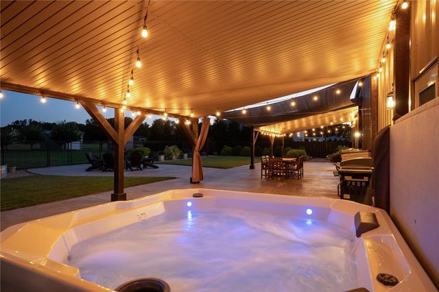 13817 N Mount Olive Road, Gravette, AR 72736