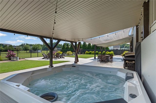 13817 N Mount Olive Road, Gravette, AR 72736