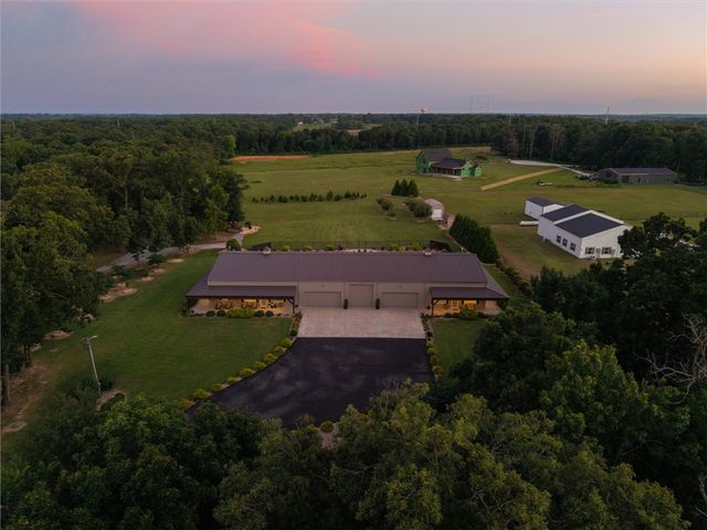13817 N Mount Olive Road, Gravette, AR 72736