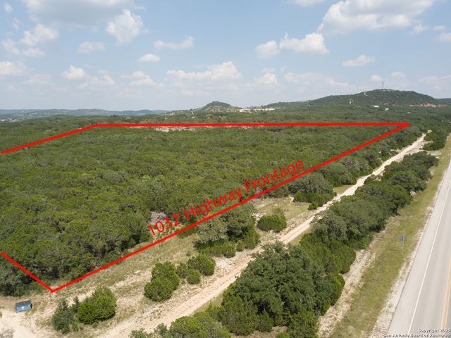14618 S State Highway 16, Pipe Creek, TX 78063