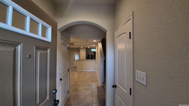 6866 Lakeview Dr, San Antonio, TX 78244