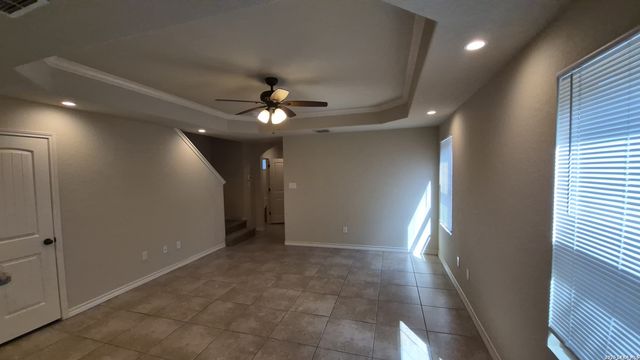 6866 Lakeview Dr, San Antonio, TX 78244