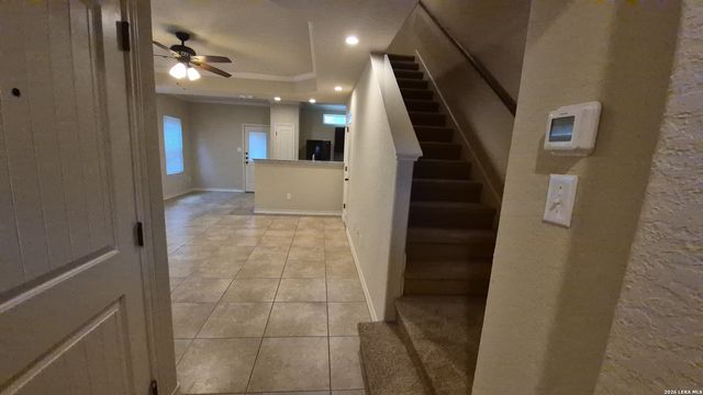 6866 Lakeview Dr, San Antonio, TX 78244