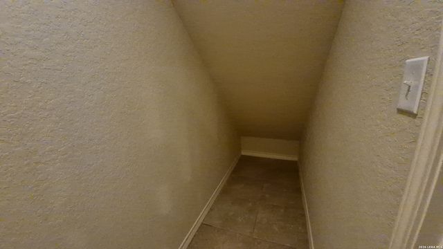 6866 Lakeview Dr, San Antonio, TX 78244