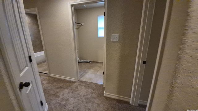 6866 Lakeview Dr, San Antonio, TX 78244