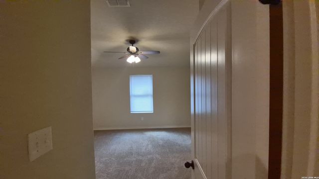 6866 Lakeview Dr, San Antonio, TX 78244
