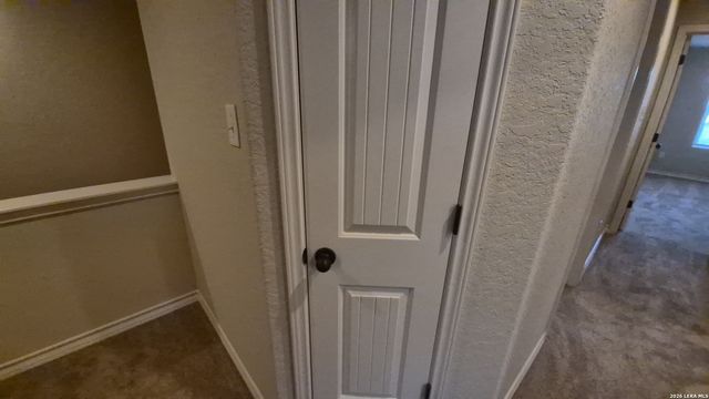 6866 Lakeview Dr, San Antonio, TX 78244