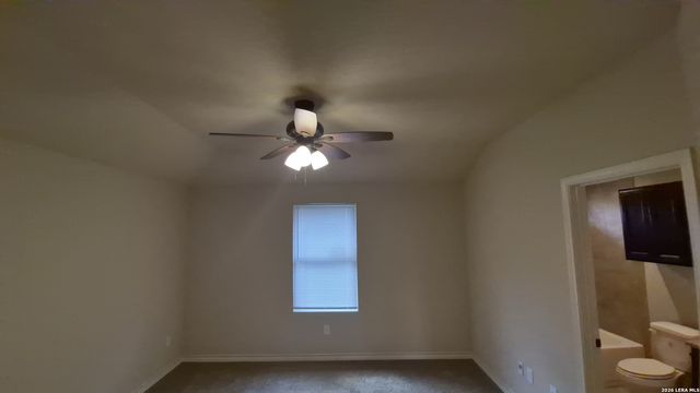6866 Lakeview Dr, San Antonio, TX 78244