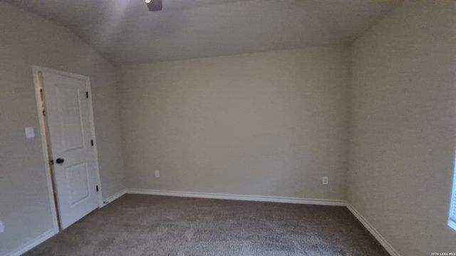 6866 Lakeview Dr, San Antonio, TX 78244