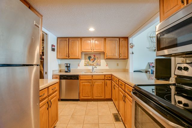 347 Lake Catherine Cir, Crossville, TN 38558