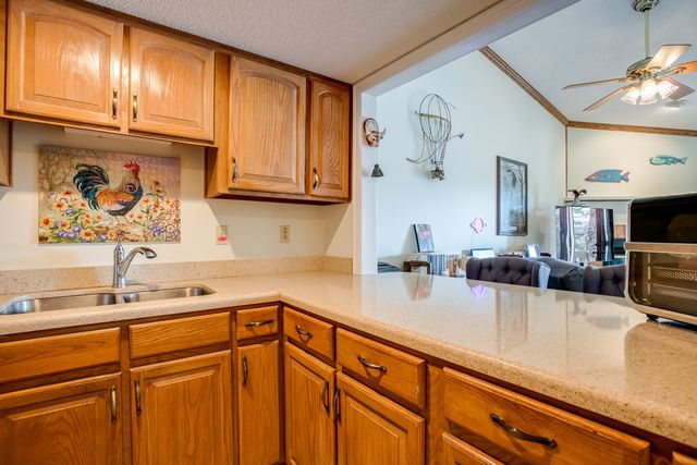 347 Lake Catherine Cir, Crossville, TN 38558