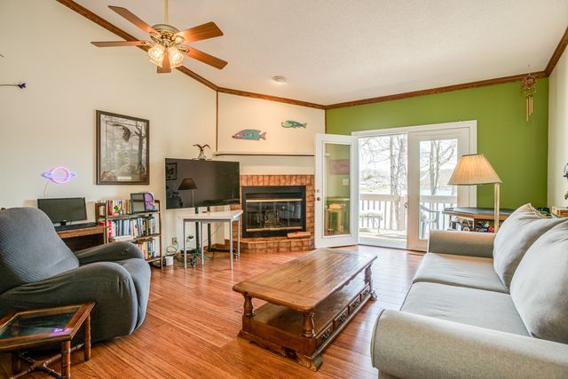 347 Lake Catherine Cir, Crossville, TN 38558