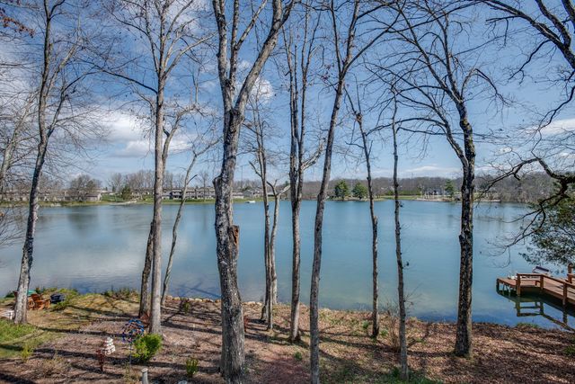 347 Lake Catherine Cir, Crossville, TN 38558