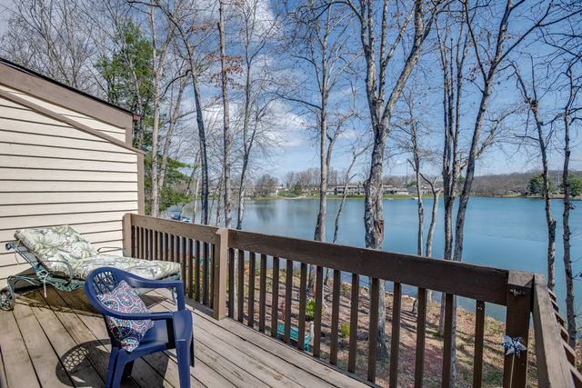 347 Lake Catherine Cir, Crossville, TN 38558