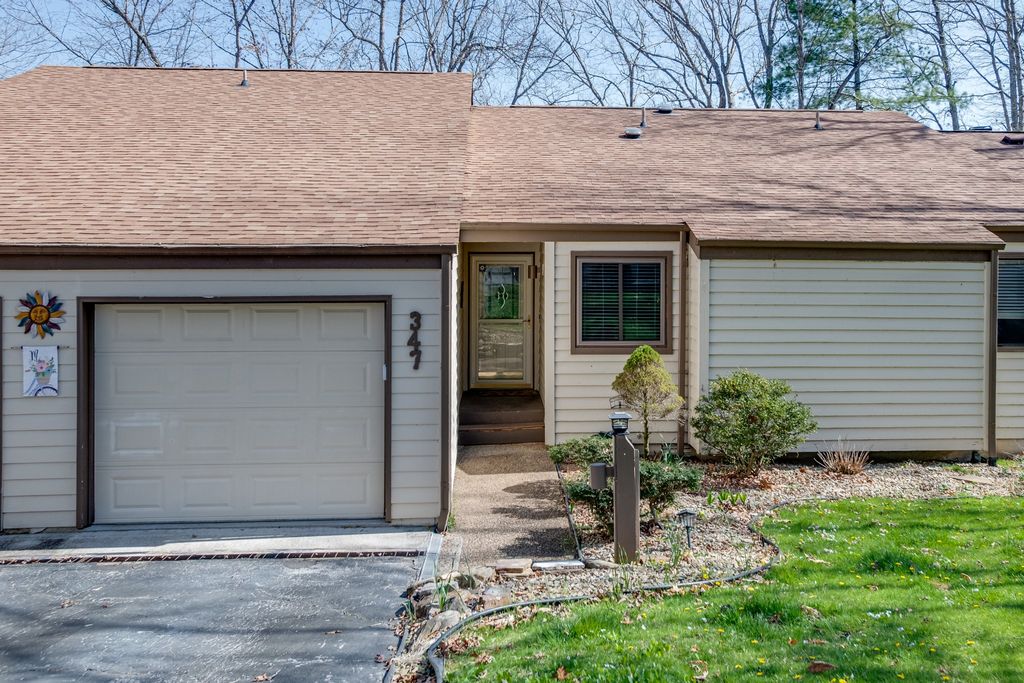 347 Lake Catherine Cir, Crossville, TN 38558