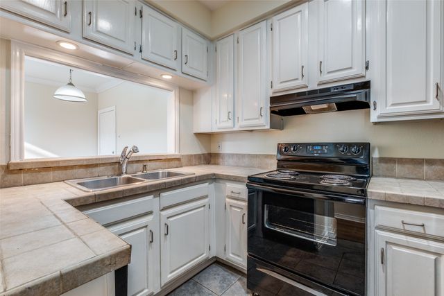 4034 Rawlins Street 102, Dallas, TX 75219