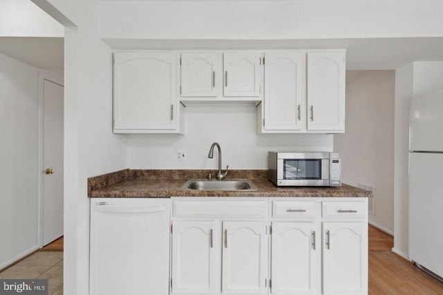 3940 BRADWATER ST, Fairfax, VA 22031