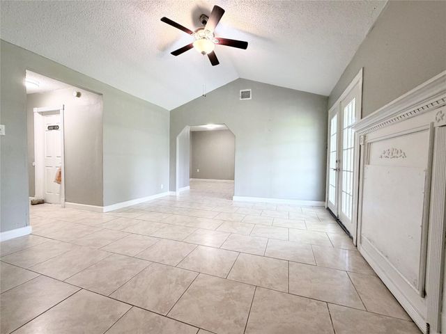 527 Slumberwood Dr, Houston, TX 77013