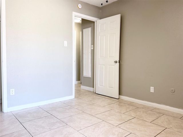 527 Slumberwood Dr, Houston, TX 77013