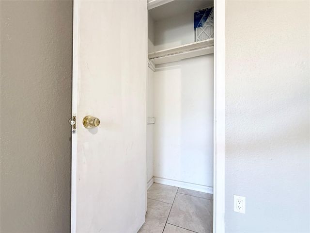 527 Slumberwood Dr, Houston, TX 77013