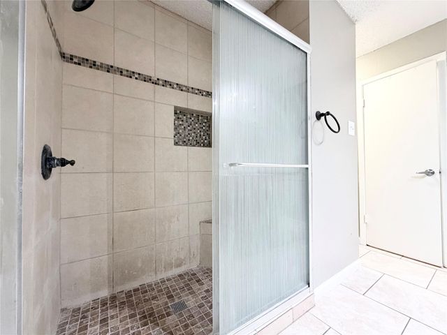 527 Slumberwood Dr, Houston, TX 77013